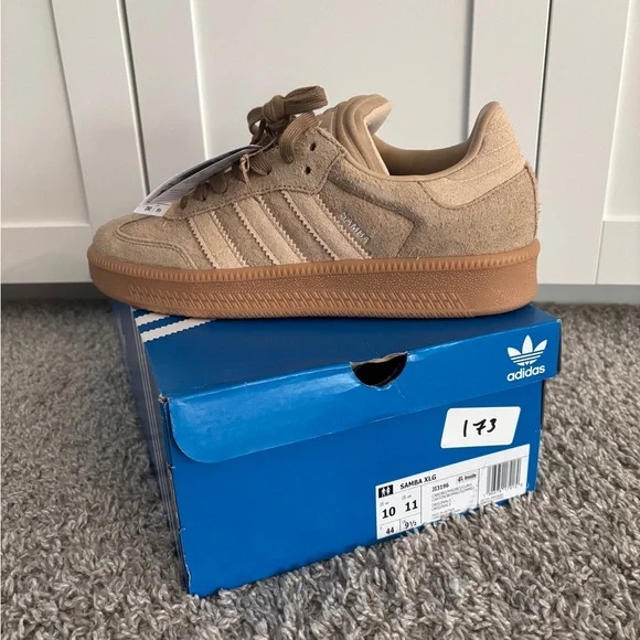 Adidas Samba XLG - Picture 1 of 4